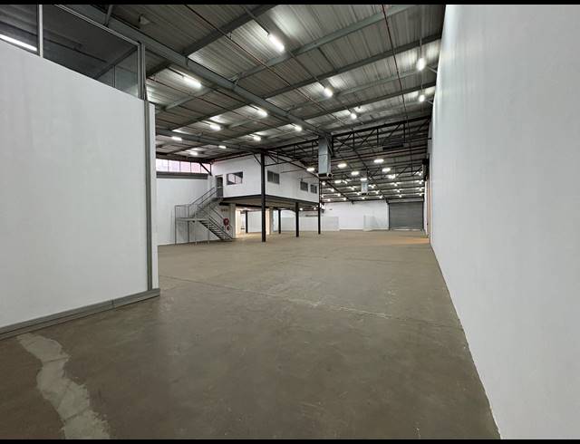 4,701M² WAREHOUSE TO LET IN KEMPTON PARK CENTRAL